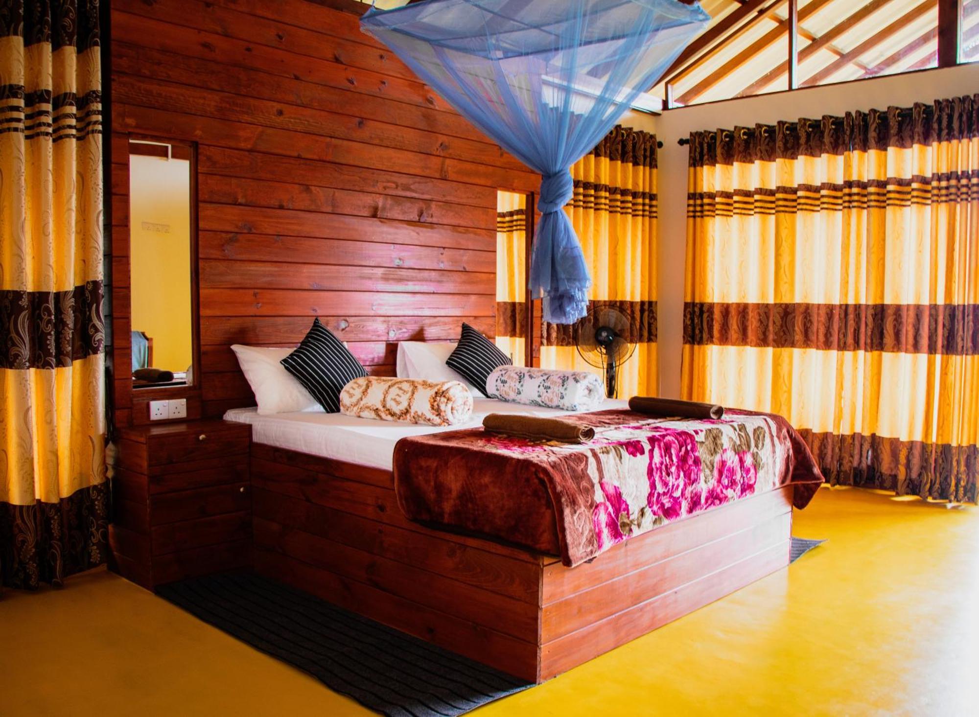 Nine Arch Wood Cabin เอลลา ภายนอก รูปภาพ
